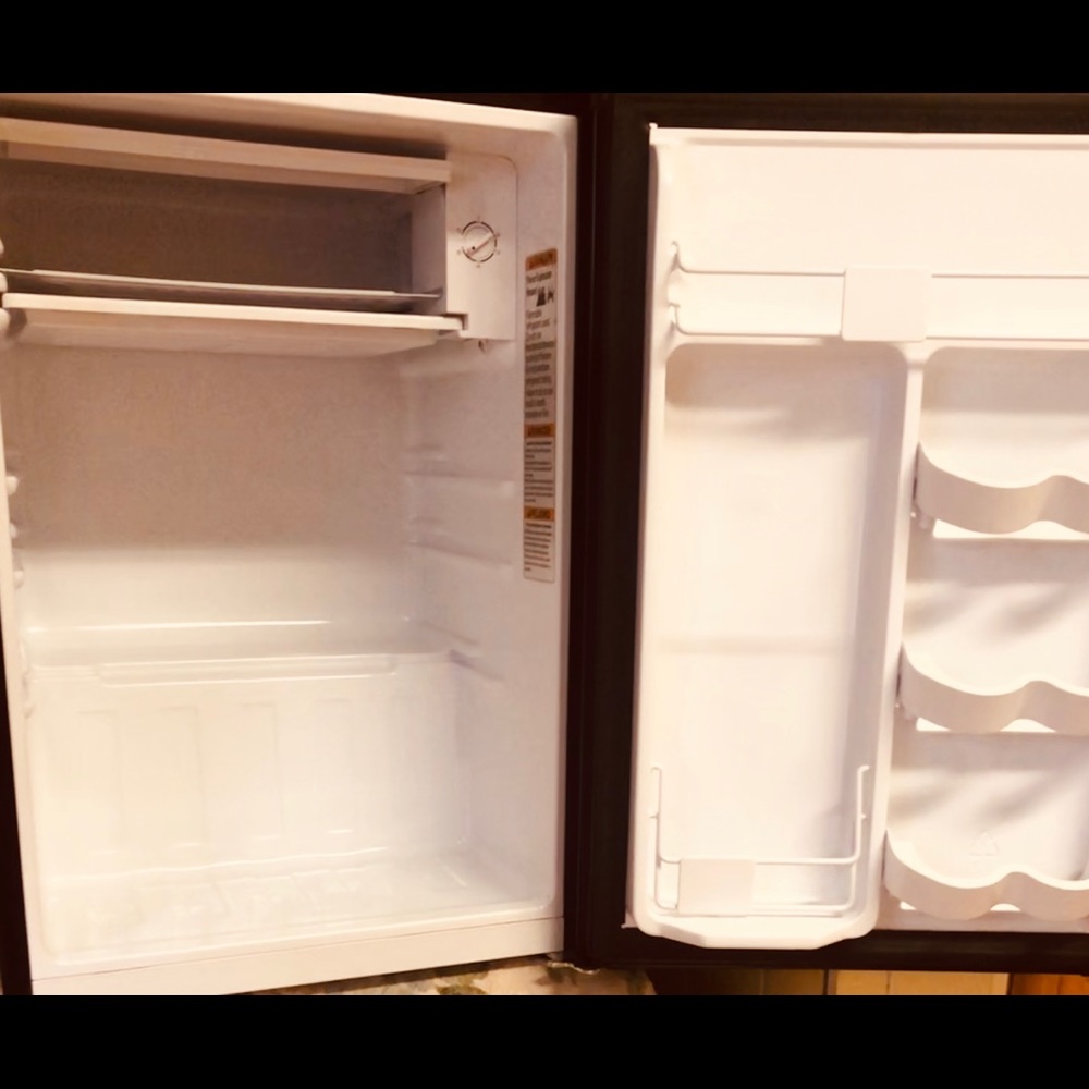 Mini Refrigerator “Haier” - Picture 3 of 4